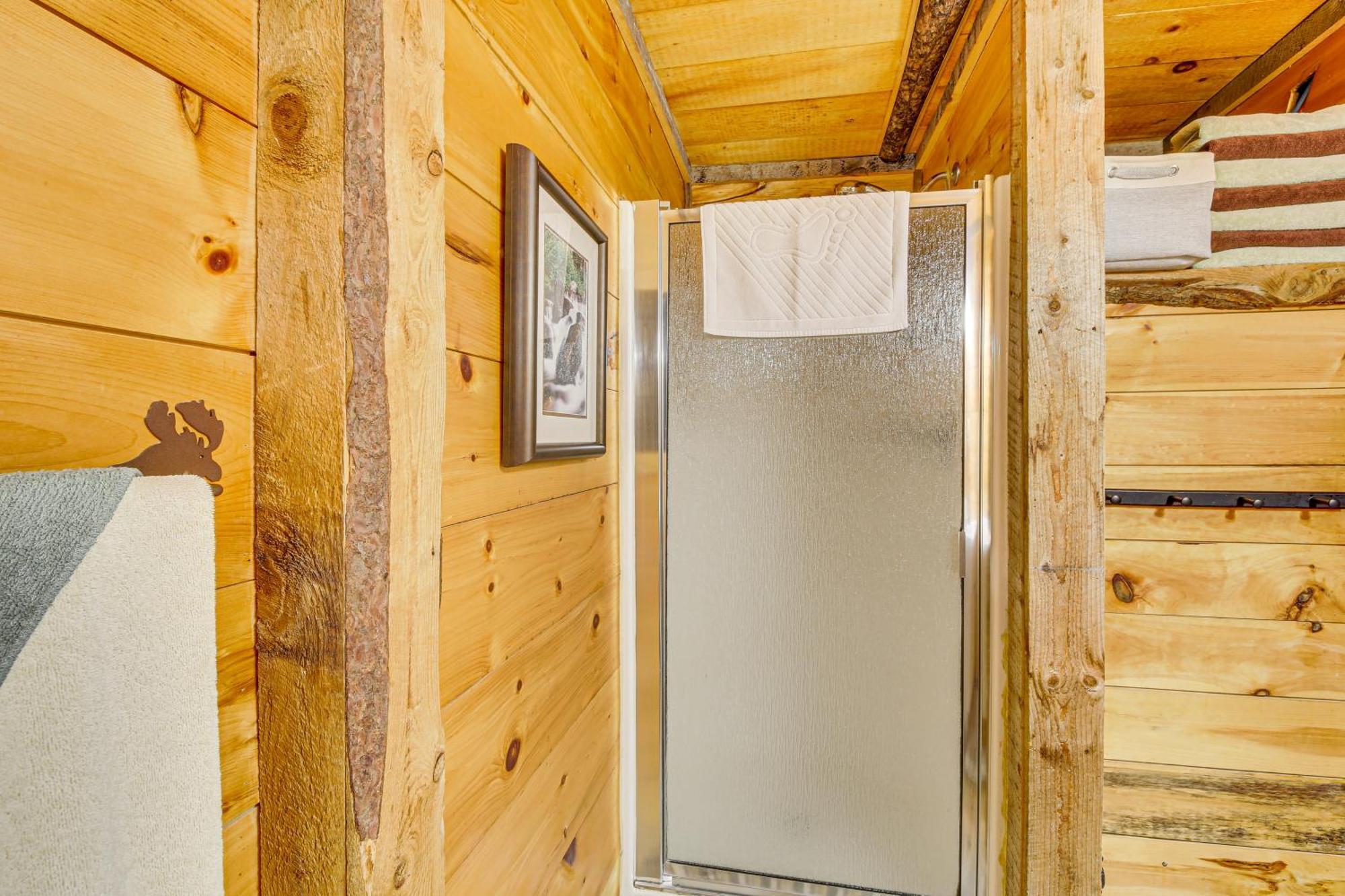 Rustic Searsport Cabin Loft And Sunroom On 10 Acres Extérieur photo