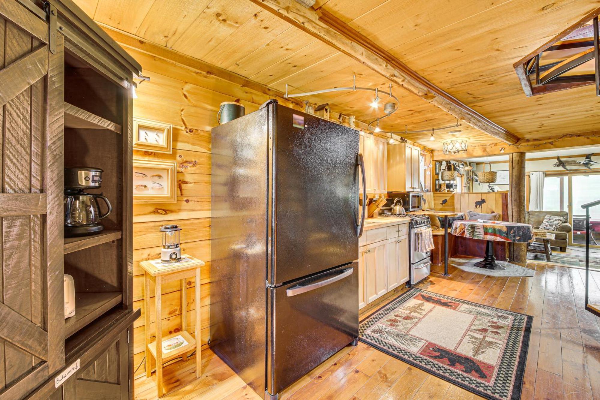Rustic Searsport Cabin Loft And Sunroom On 10 Acres Extérieur photo