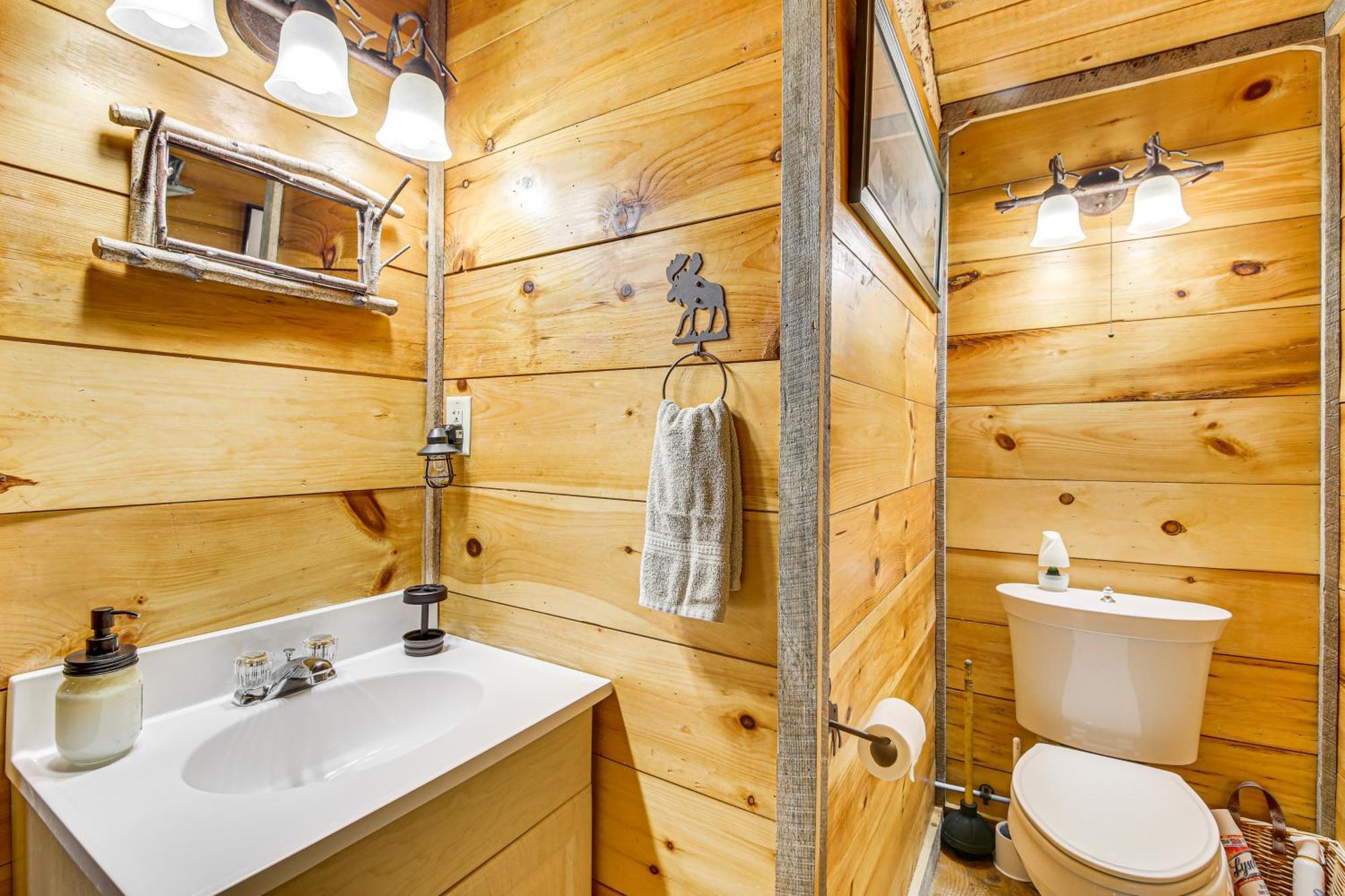 Rustic Searsport Cabin Loft And Sunroom On 10 Acres Extérieur photo