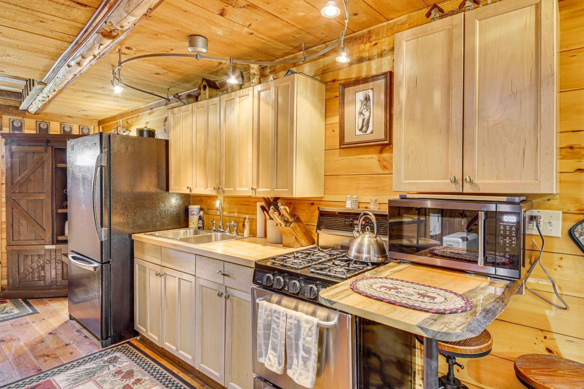 Rustic Searsport Cabin Loft And Sunroom On 10 Acres Extérieur photo