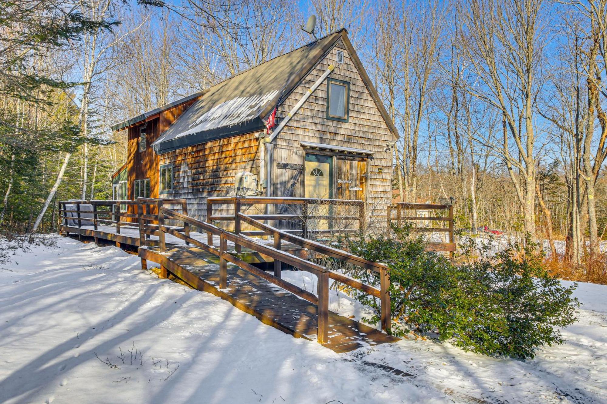 Rustic Searsport Cabin Loft And Sunroom On 10 Acres Extérieur photo