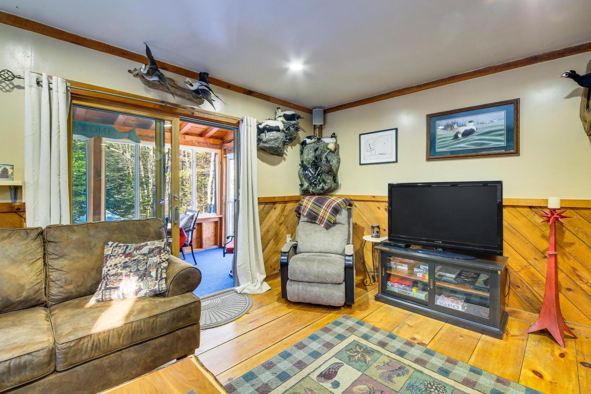 Rustic Searsport Cabin Loft And Sunroom On 10 Acres Extérieur photo