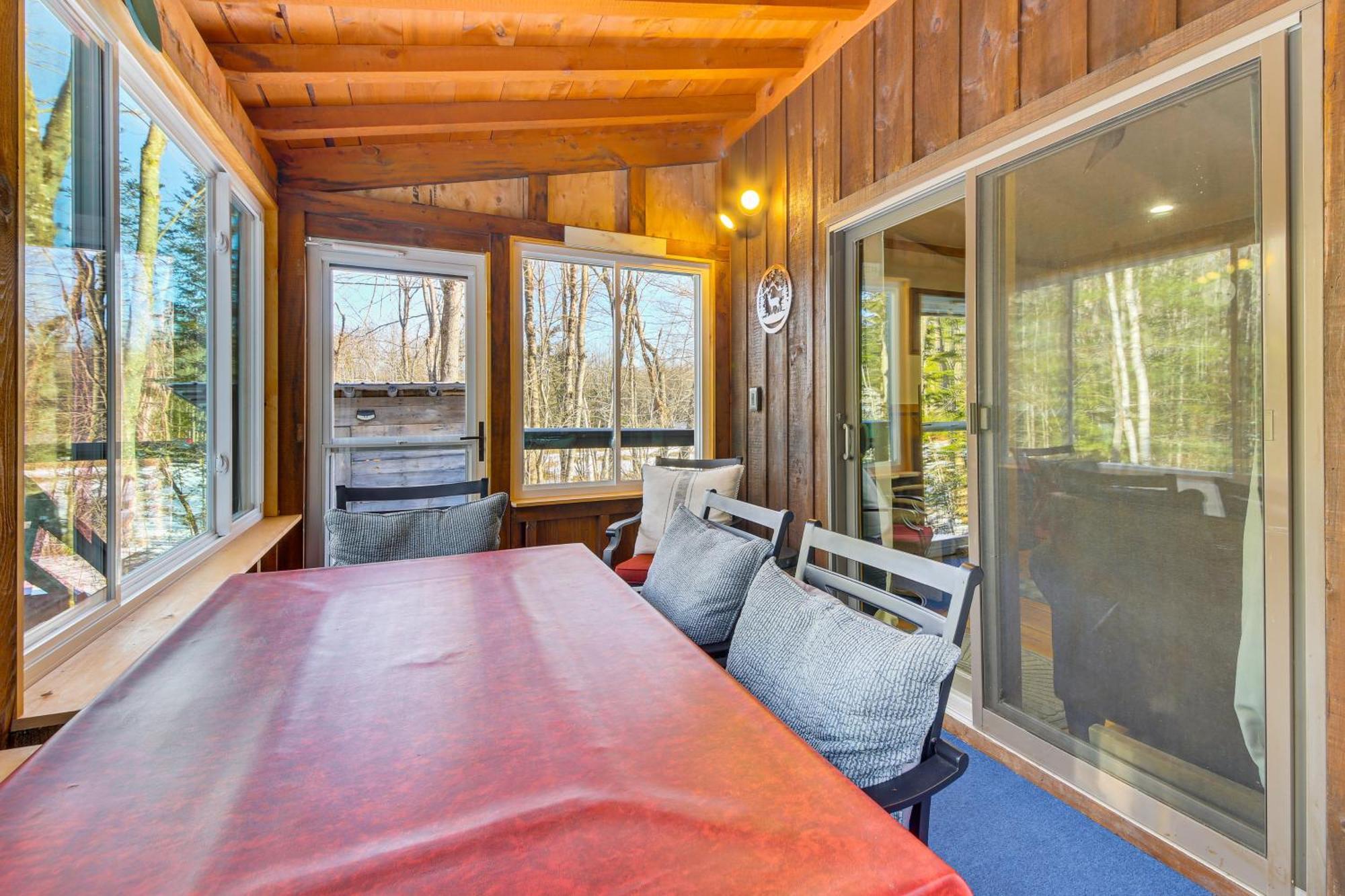 Rustic Searsport Cabin Loft And Sunroom On 10 Acres Extérieur photo